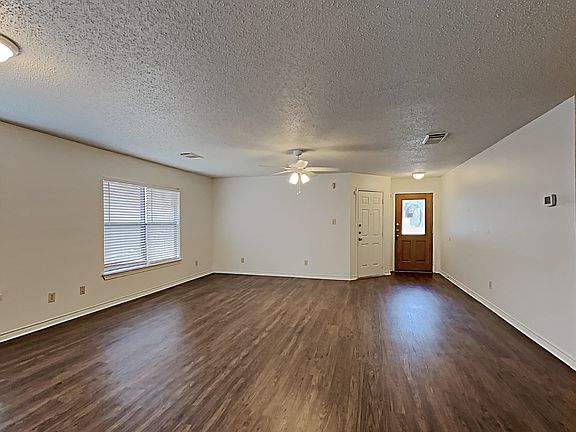 2nd image of 11918 Auburn Brk