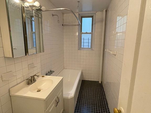 5th image of 83-57 118th St APT 3P