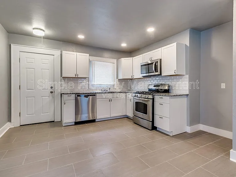 4326 N Blackwelder Ave — Photo 7