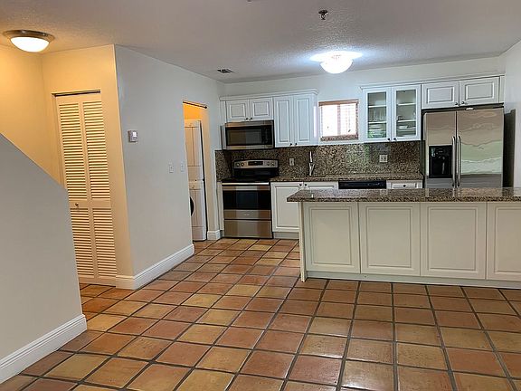 2nd Fl dining/kitchen 