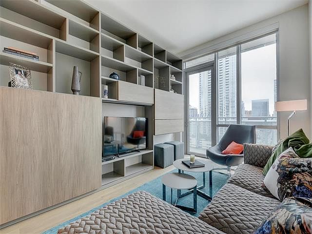 1st image of 222 West Ave Unit 1809