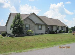 253 Hinch Mountain View Rd, Crossville, TN 38555