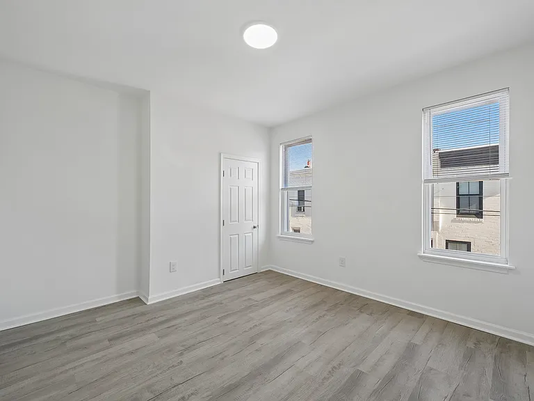 2212 Sears St — Photo 11