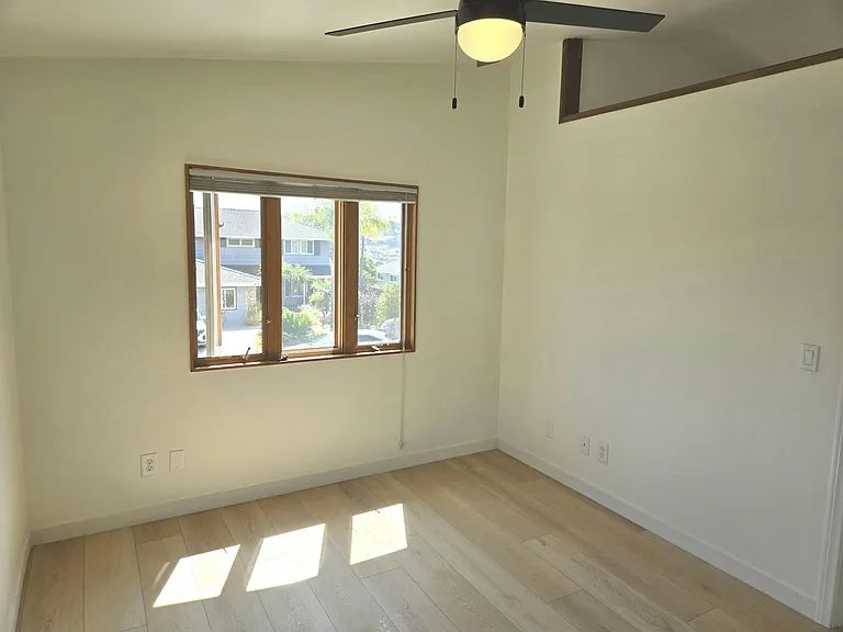 635 Fresca St — Photo 9