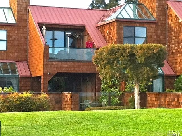 1st image of 105 Paradise Dr