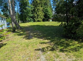 1423 Ridge Dr, Camano Island, WA 98282