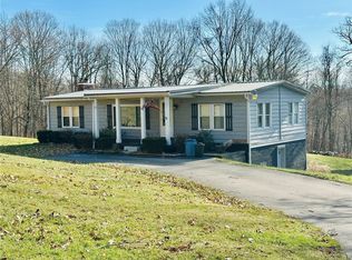 143 Cravener Rd, Vandergrift, PA 15690