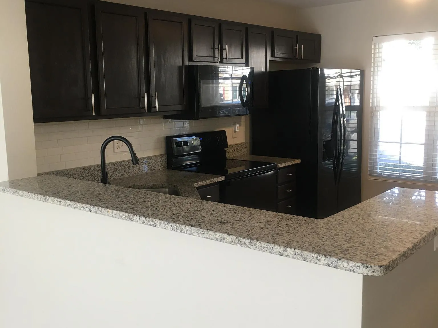 2 bed, 1113 sqft, $1,695 — Photo 2