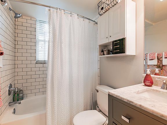 2nd image of 3004 S Columbus St APT B2