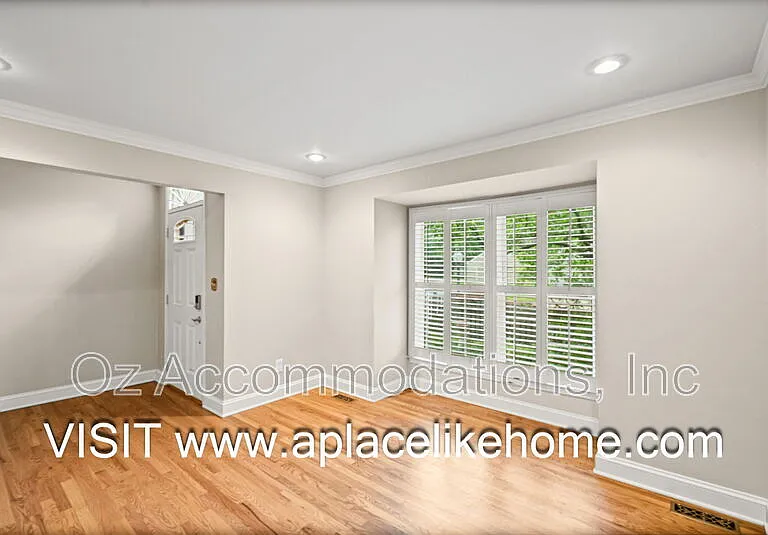 4300 W 111th Ter — Photo 6