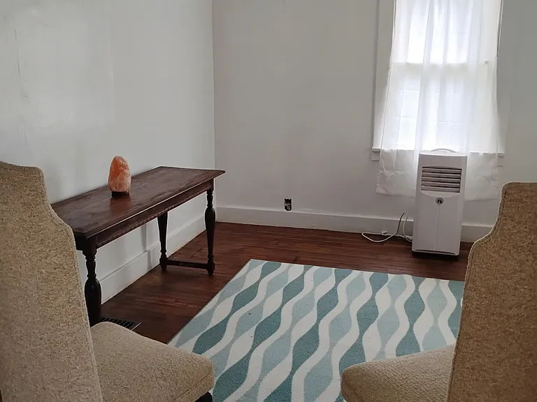 1014 Clayton Ave — Photo 7