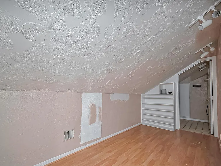 4015 Black Locust Dr — Photo 45