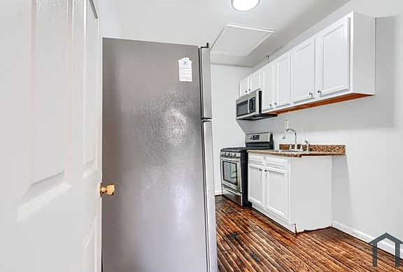 4th image of 2600 Edmondson Ave #2