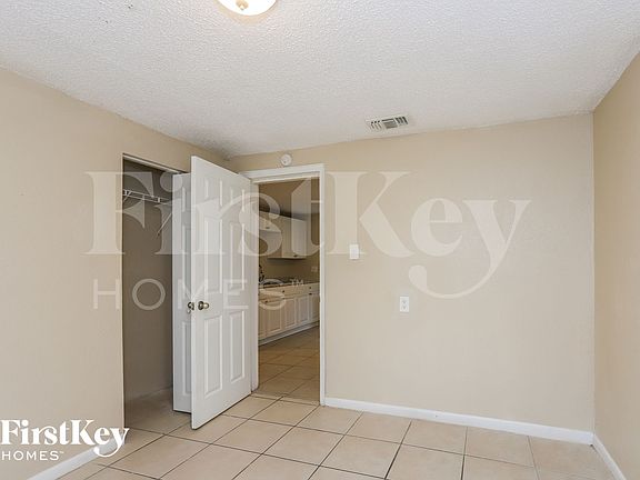 2nd image of 2017 E Okaloosa Ave