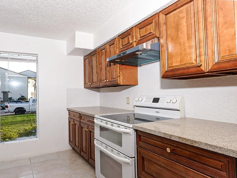 10920 Village Bend Ln #920 — Photo 6