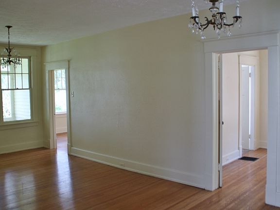 5th image of 319 S Summit St