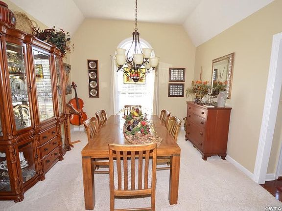 3rd image of 86 Woodmanor Pl