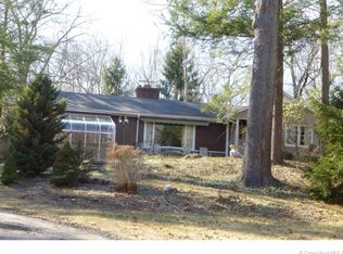 70 Barkledge Ct, Cheshire, CT 06410
