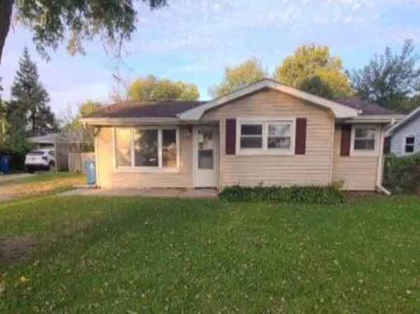 2318 11th St, Silvis, IL 61282