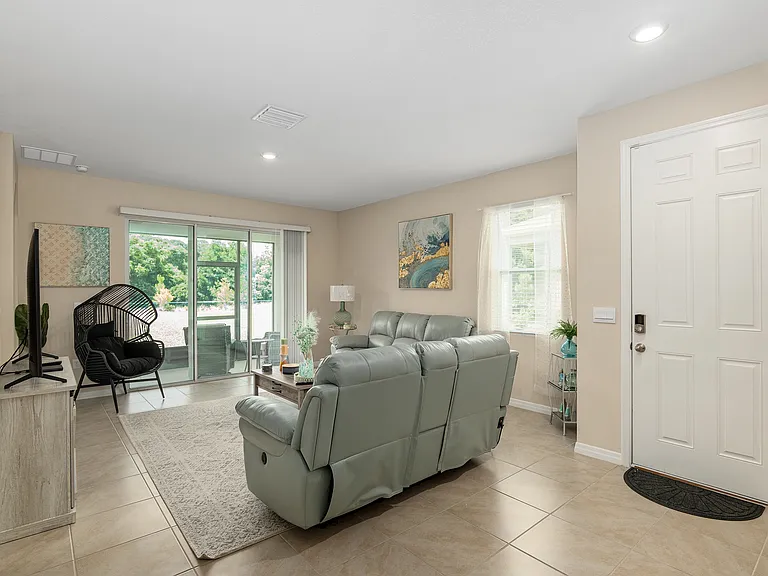 5389 NW 48th Pl — Photo 7