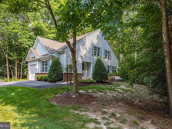 3rd image of 30 Chatham Ct