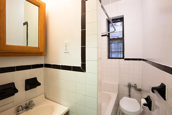 Rented by MNS | media 6