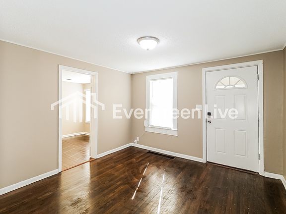 3rd image of 5302 NE 49th St