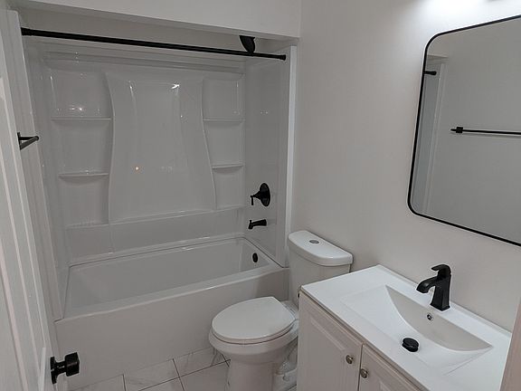 4th image of 1501 Beacon St #5