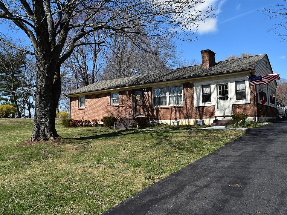 1st image of 321 Hilltop Dr