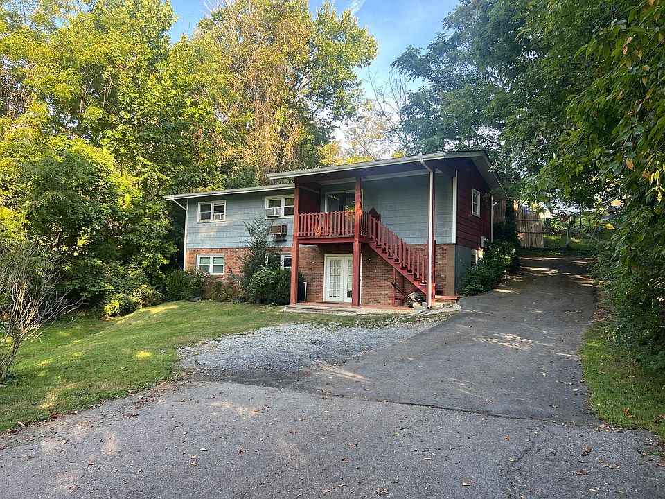 1st image of 8 Vine Ln #2