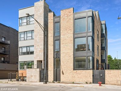 222 S Oakley Blvd #3, Chicago, IL, 60612
