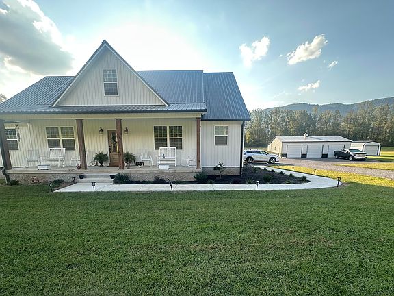 3rd image of 209 W Valley Rd