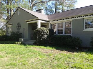 1213 Forest Hill Dr, Hendersonville, NC 28791