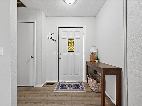4th image of 1400 S 28th St