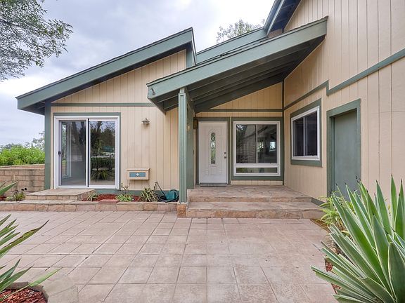 3rd image of 10827 Maestria Ct