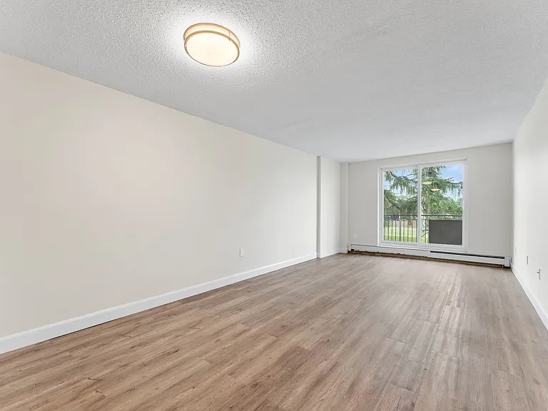15 Sympatica Cres — Photo 11