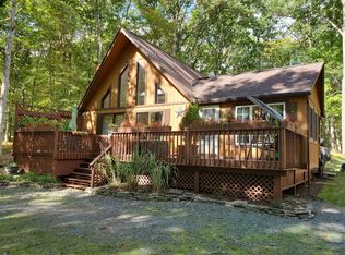 117 Birchwood Ln, Hawley, PA 18428