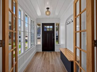 1010 Emmet St, Petoskey, MI 49770
