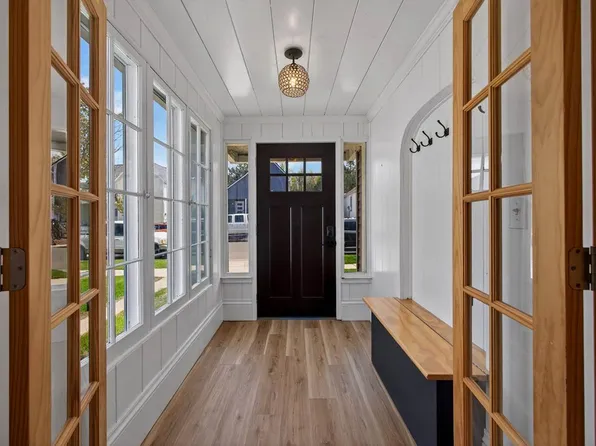 1010 Emmet St, Petoskey, MI 49770