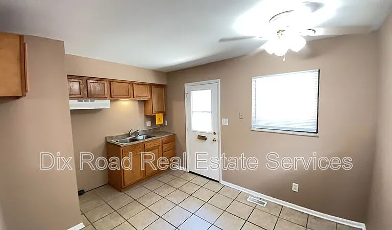 5 N Sutphin — Photo 5
