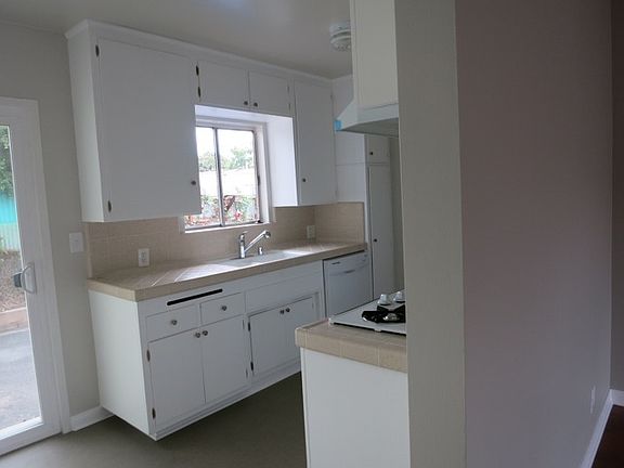 5th image of 4046 Wade St APT 1