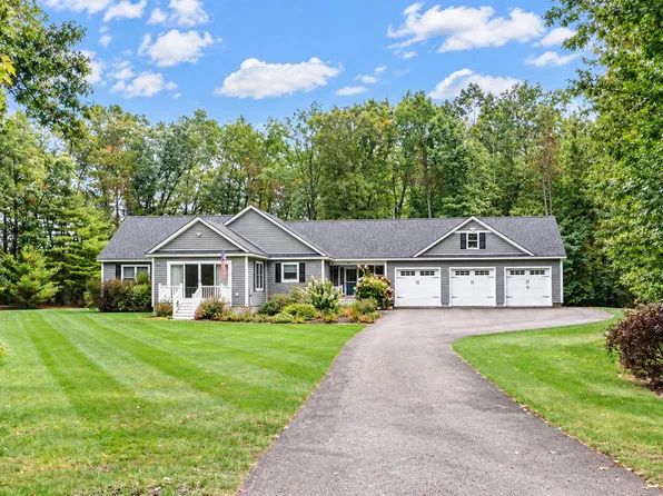 13 Mabry Lane, Kennebunk, ME 04043