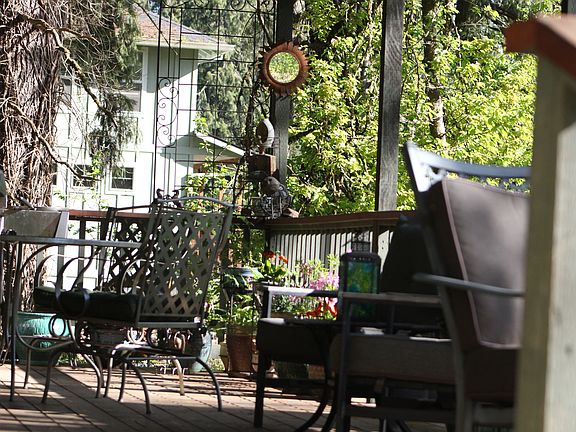Front entry deck (porch)