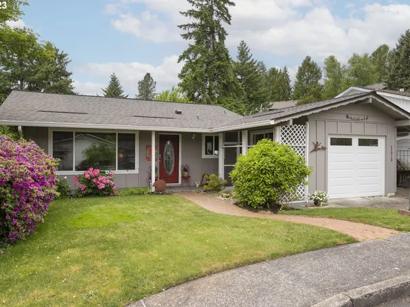 11910 SW King George Dr, King City, OR 97224