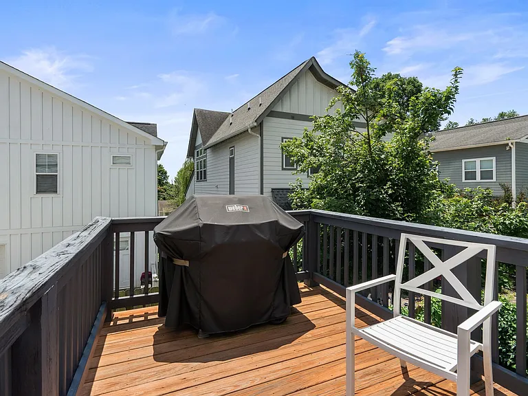 2038 Straightway Ave — Photo 12