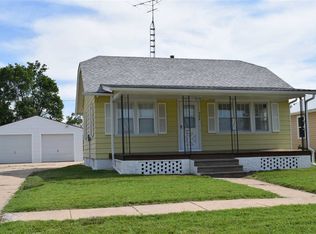 326 W 13th St, Russell, KS 67665