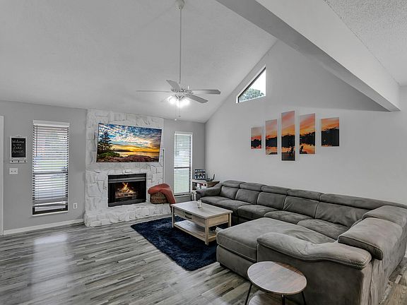 4th image of 11644 Fort Caroline Lakes Dr