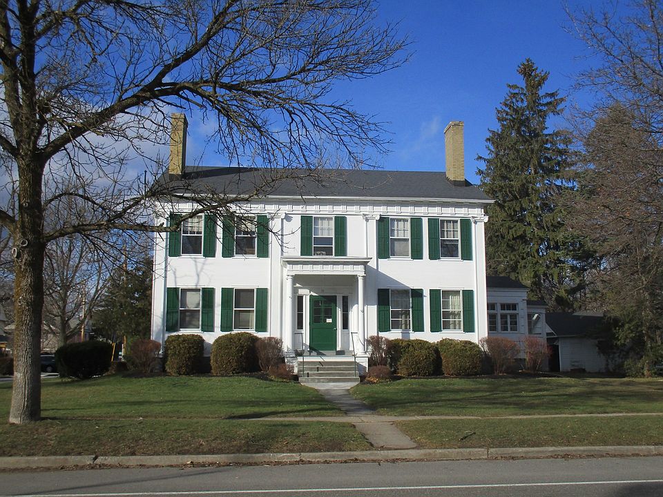 2nd image of 50 Gibson St