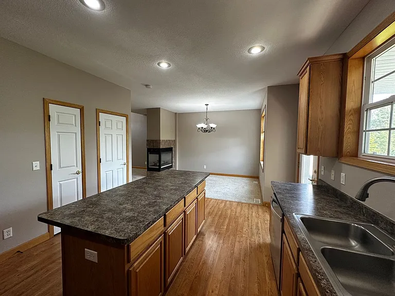 5793 Mount Curve Blvd — Photo 24