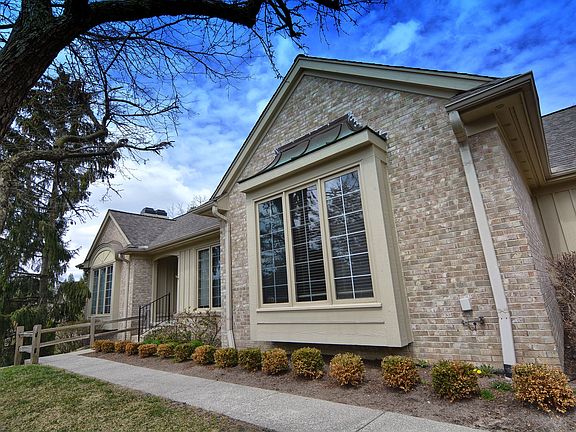 3rd image of 2420 Hickory Glen Dr #1